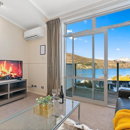 2-Bedroom Apartment With Lake & Mountain View - Beechwood 퀸즈타운 외부 사진